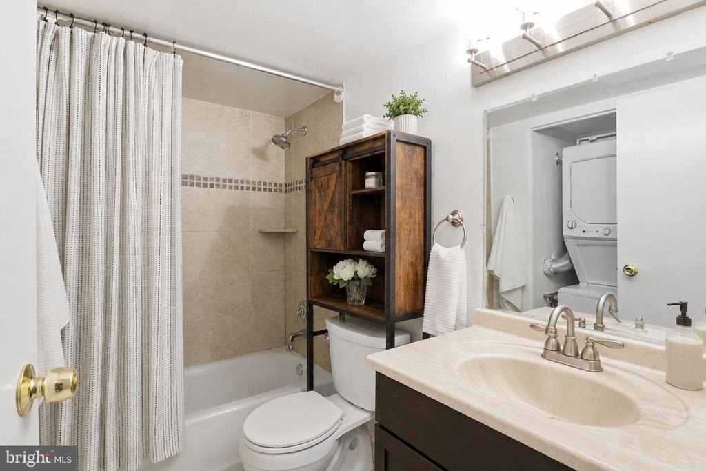 200 N Pickett Street - Photo 3