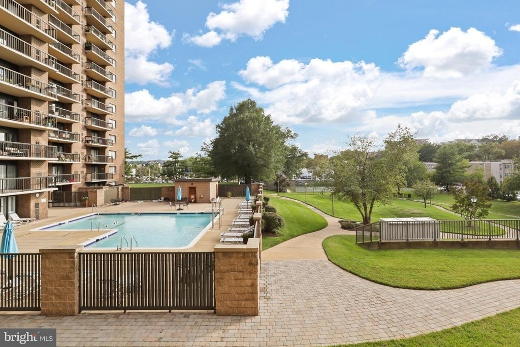 200 N Pickett Street - Photo 38