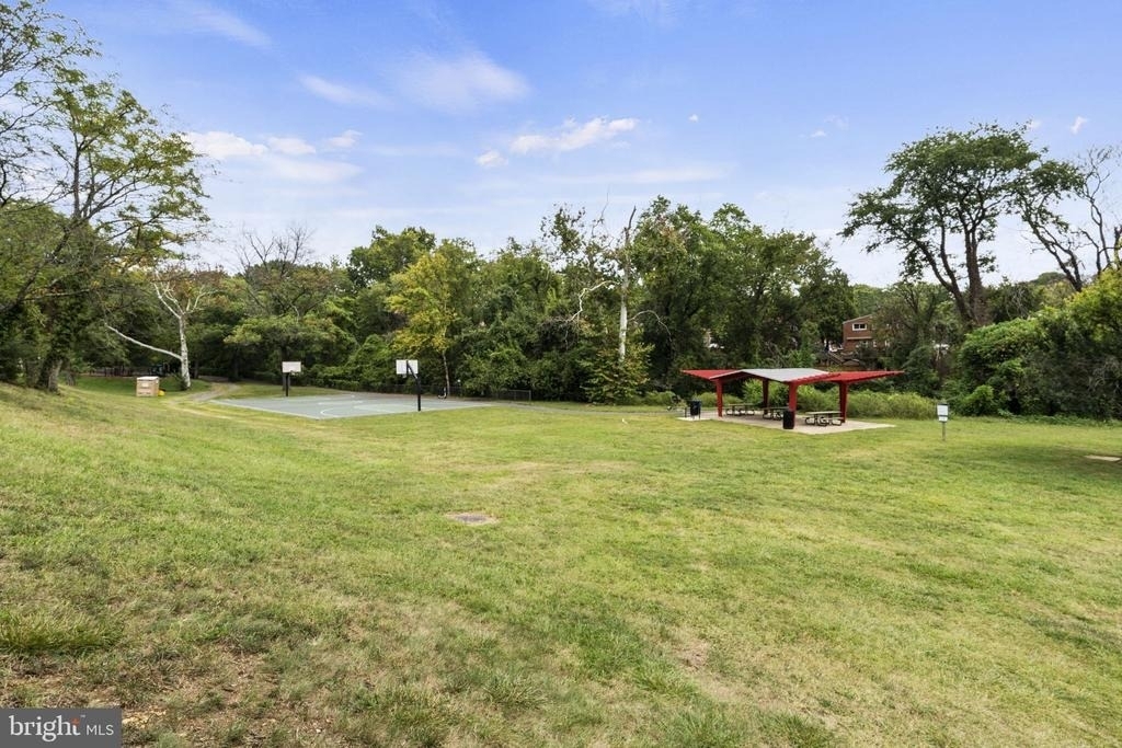 100 W Taylor Run Parkway W - Photo 16