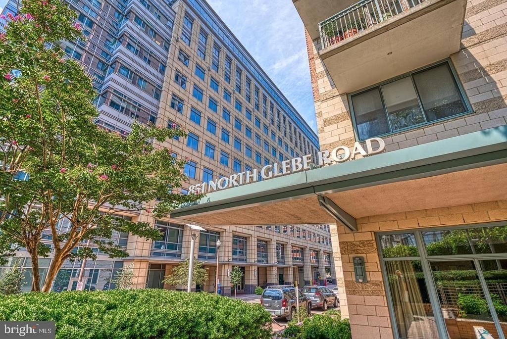 851 N Glebe Road N - Photo 4