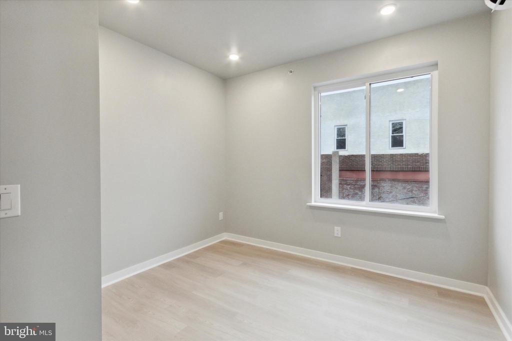 316 S 52nd Street - Photo 3