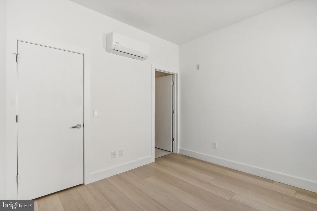 2406 Frankford Avenue - Photo 5