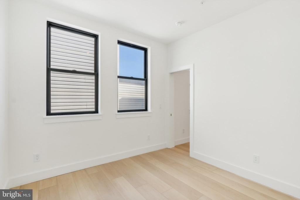 2406 Frankford Avenue - Photo 6
