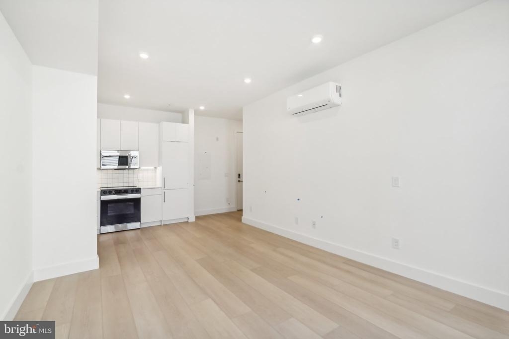 2406 Frankford Avenue - Photo 2