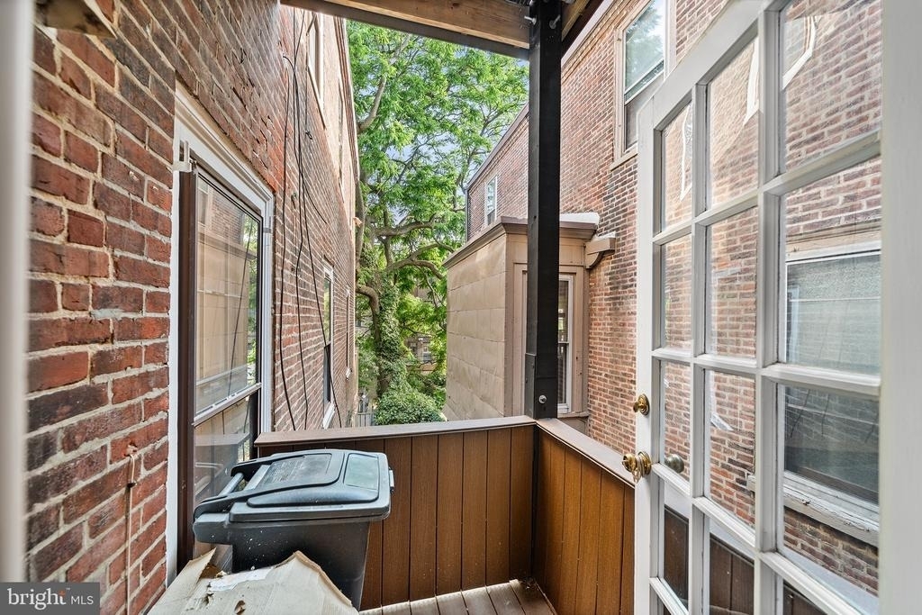 2308-10 Spruce Street - Photo 18