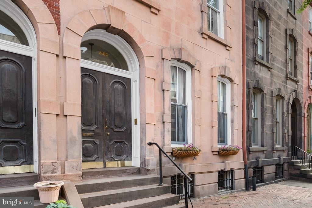 2308-10 Spruce Street - Photo 1