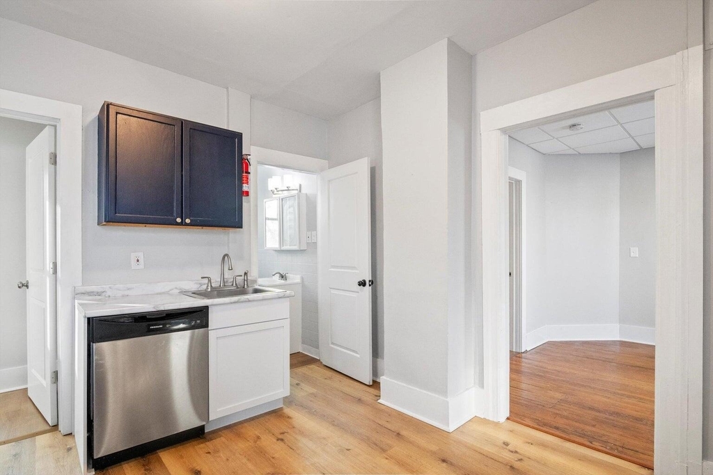 701 Washtenaw Avenue - Photo 5