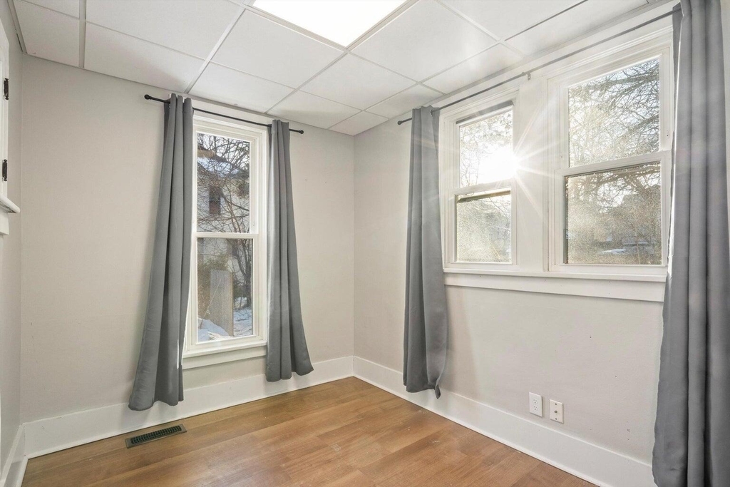 701 Washtenaw Avenue - Photo 9