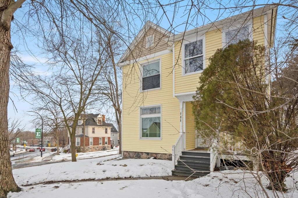 701 Washtenaw Avenue - Photo 2