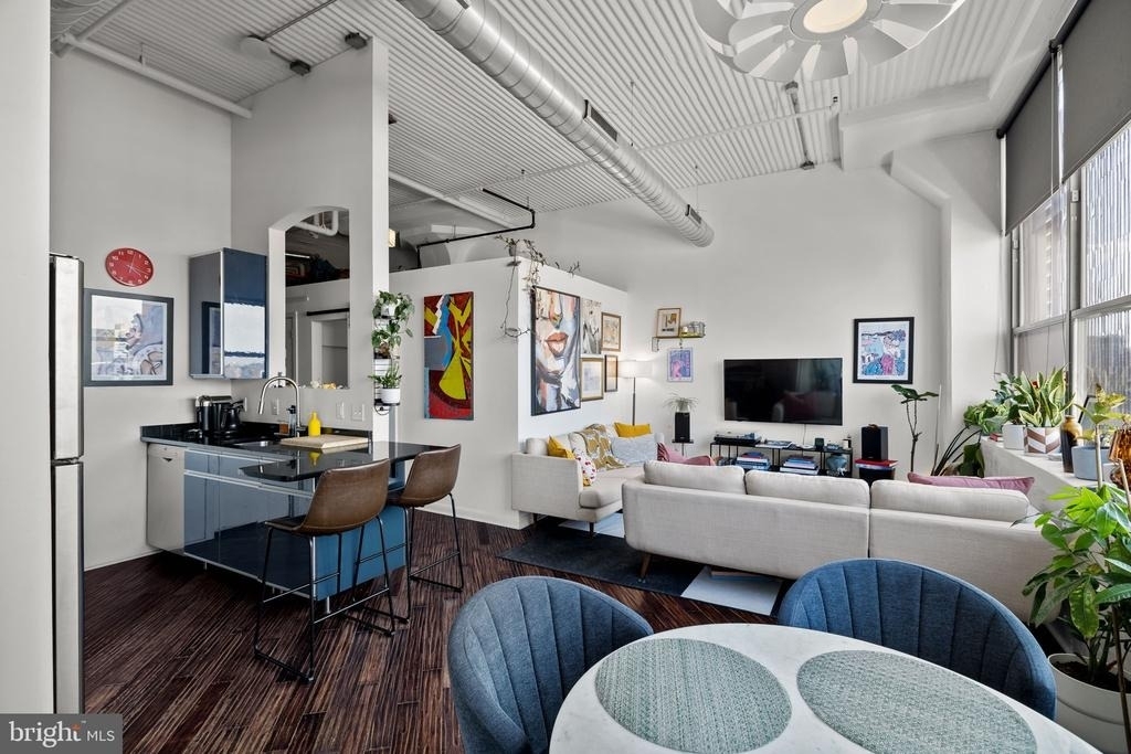 2200 Arch Street - Photo 1