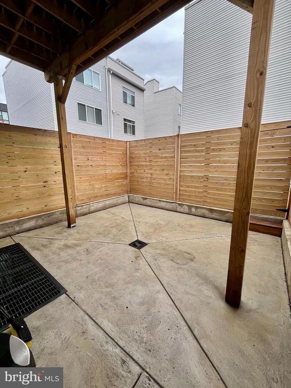 315 W Berks Street - Photo 15