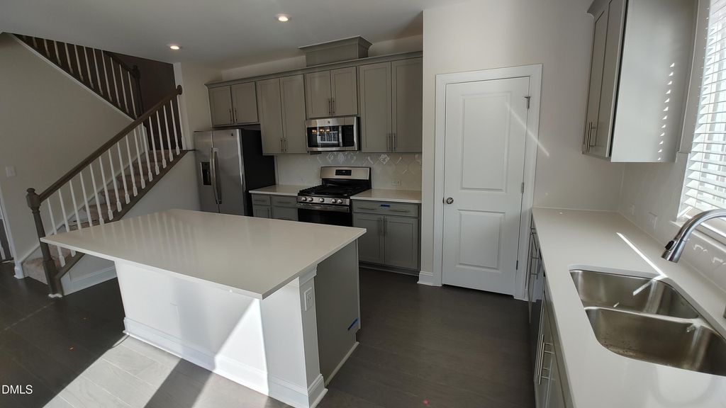 831 Amley Place - Photo 6