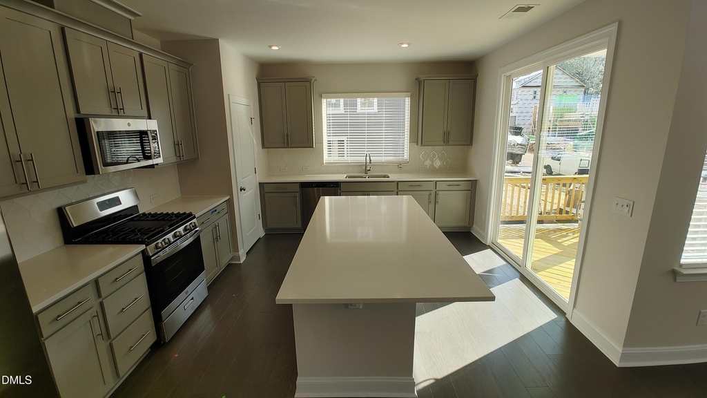 831 Amley Place - Photo 5