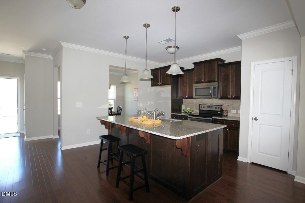 395 Shakespeare Drive - Photo 3