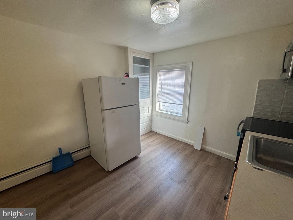 261 N York Street - Photo 2
