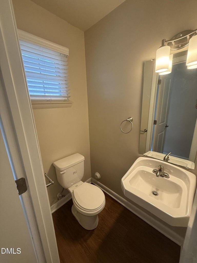 2616 Noble Road - Photo 3