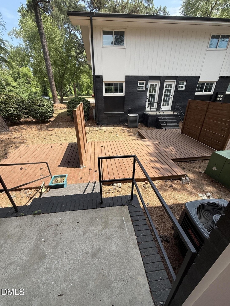 2616 Noble Road - Photo 8