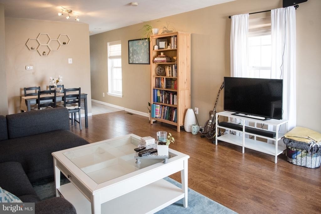 426 E Miner Street - Photo 3