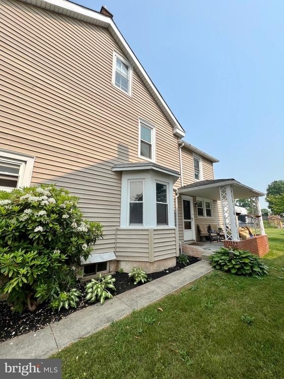337 Bridge Street - Photo 2