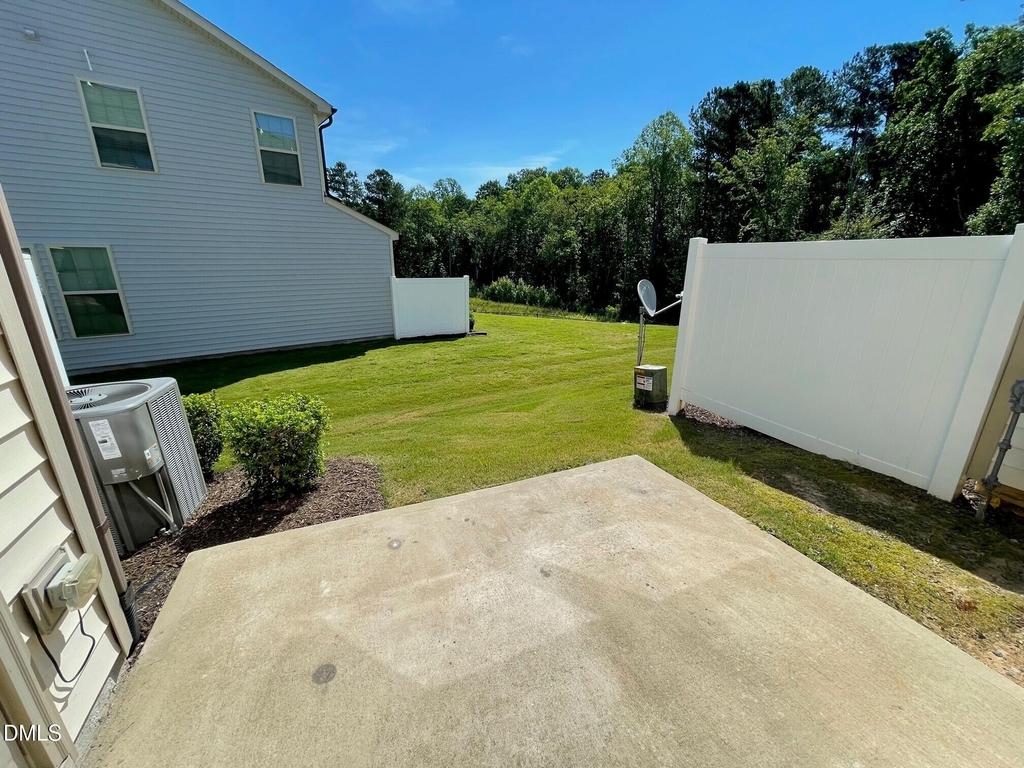 112 Hawkstone Drive - Photo 11
