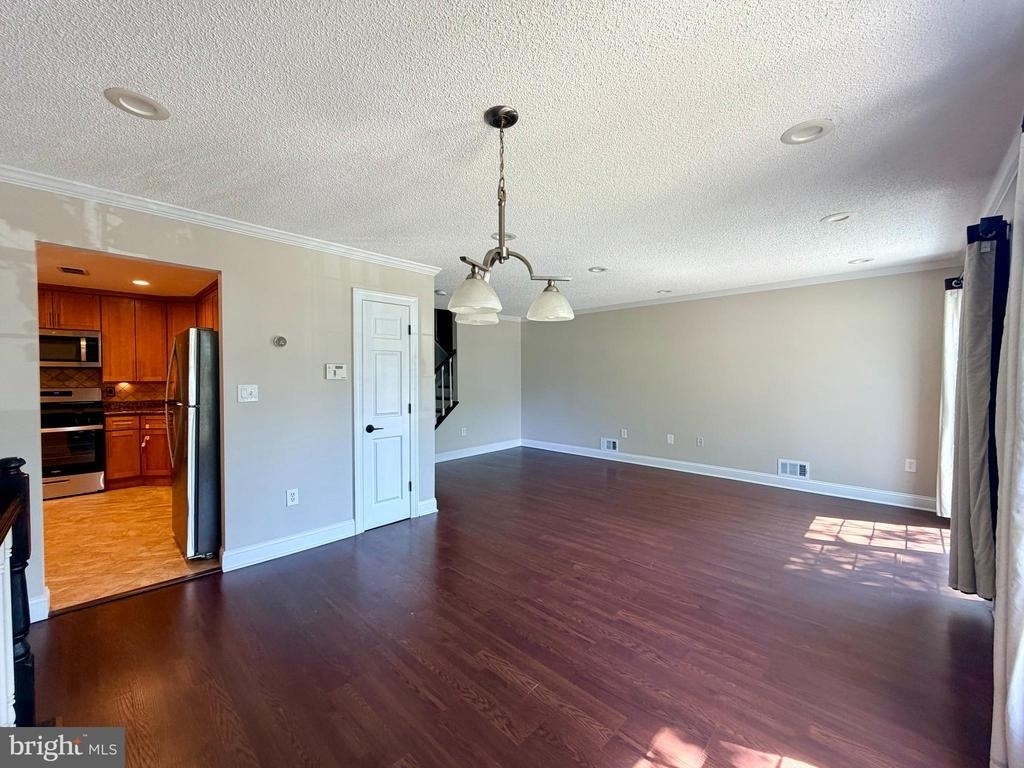 196 Sapphire La - Photo 4