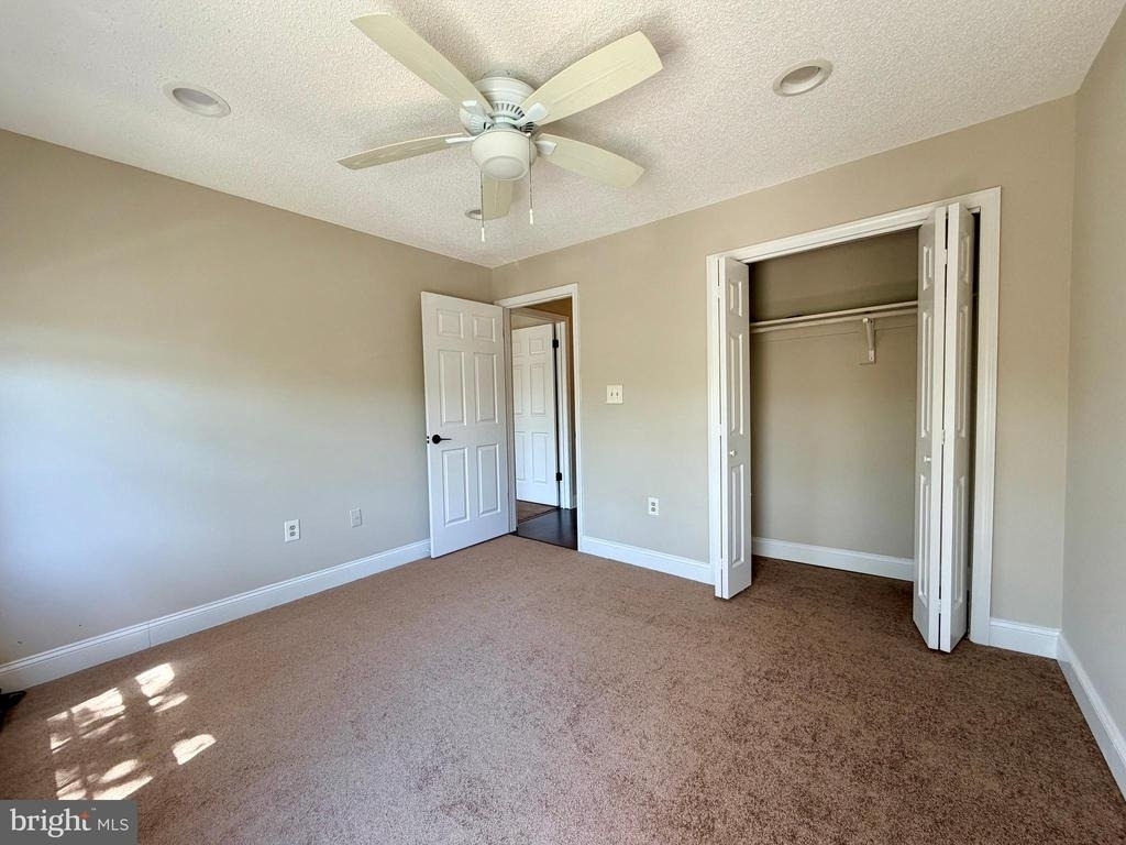 196 Sapphire La - Photo 19