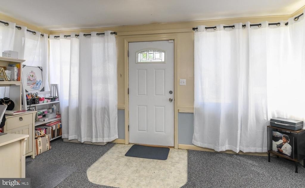 322 W Washington Street - Photo 4