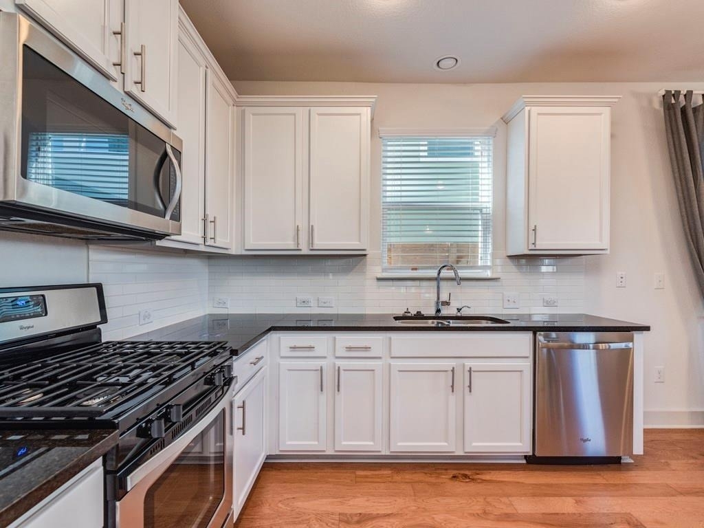 2208 Capulet St - Photo 7