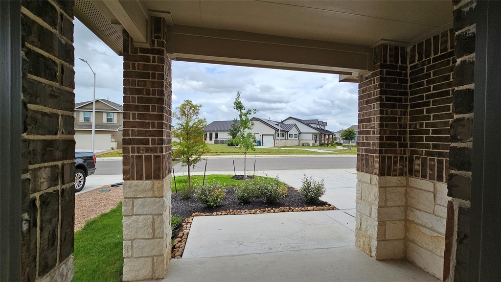 2825 Brogan Crk - Photo 2