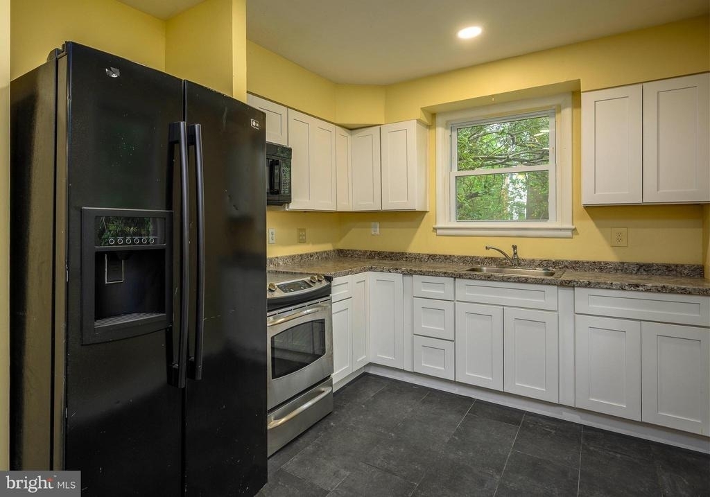 6007 Bradley Lane - Photo 5