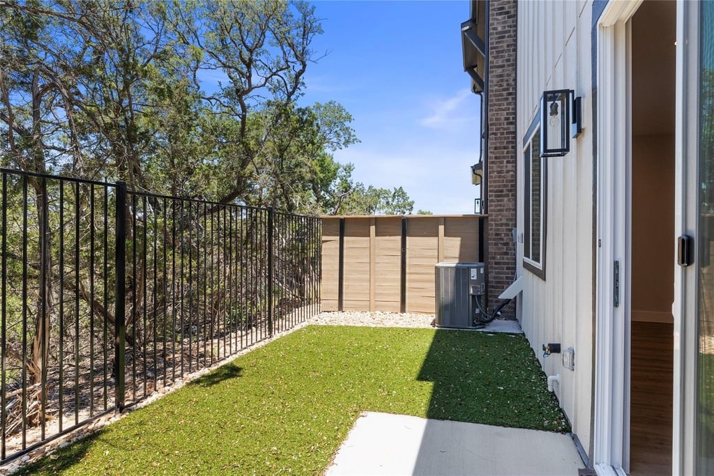 5514 Mobeetie Loop - Photo 5