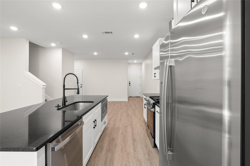 5514 Mobeetie Loop - Photo 2