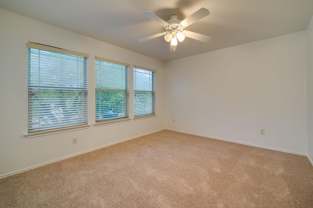 1112 Sundrop Pl - Photo 8
