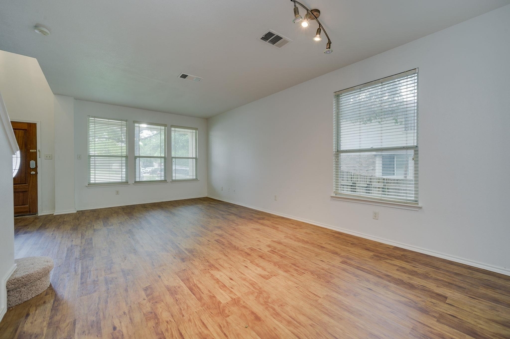 1112 Sundrop Pl - Photo 24