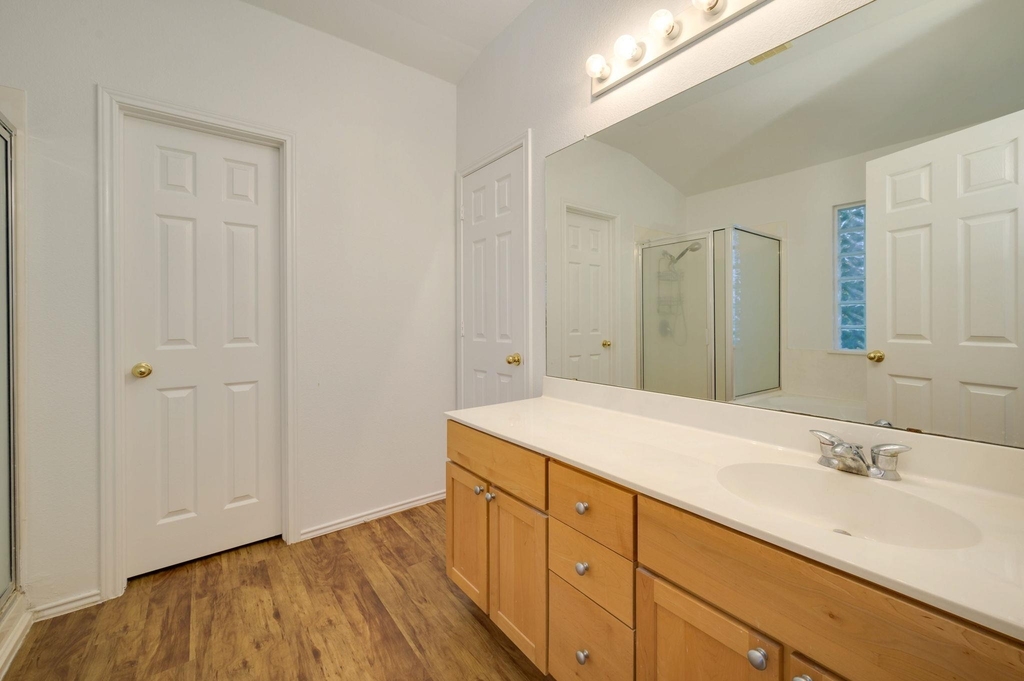 1112 Sundrop Pl - Photo 18
