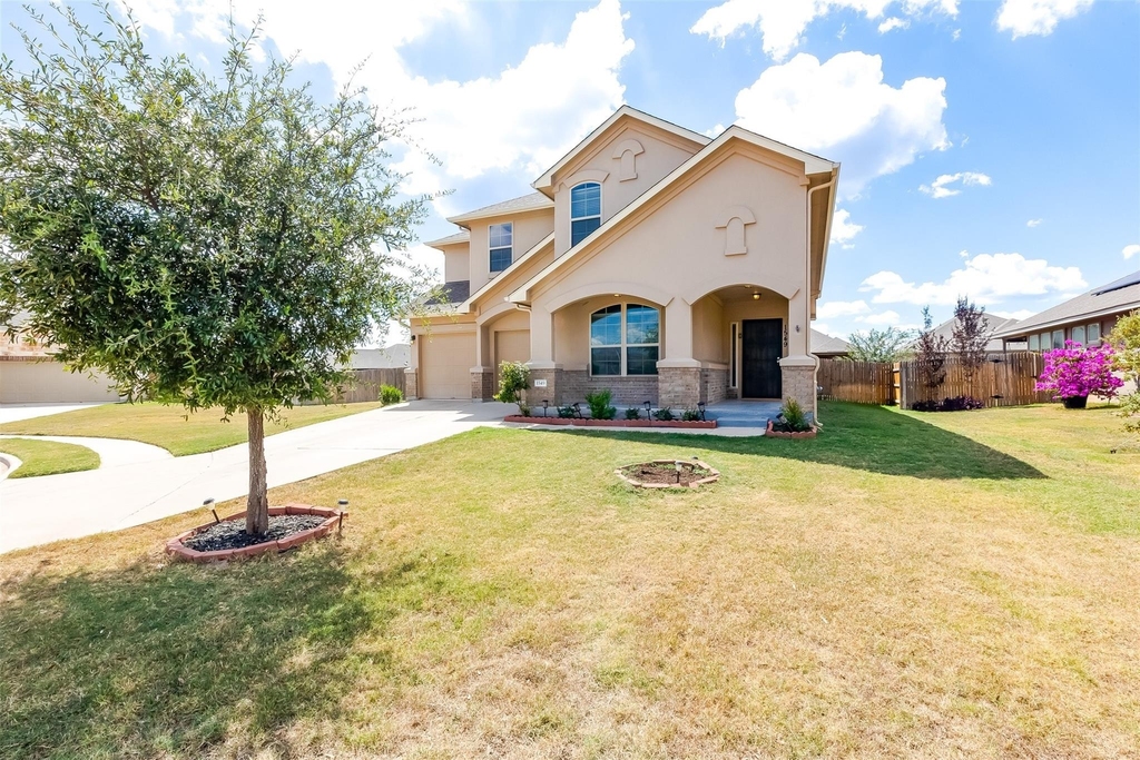 1549 Hamiltons Way - Photo 2