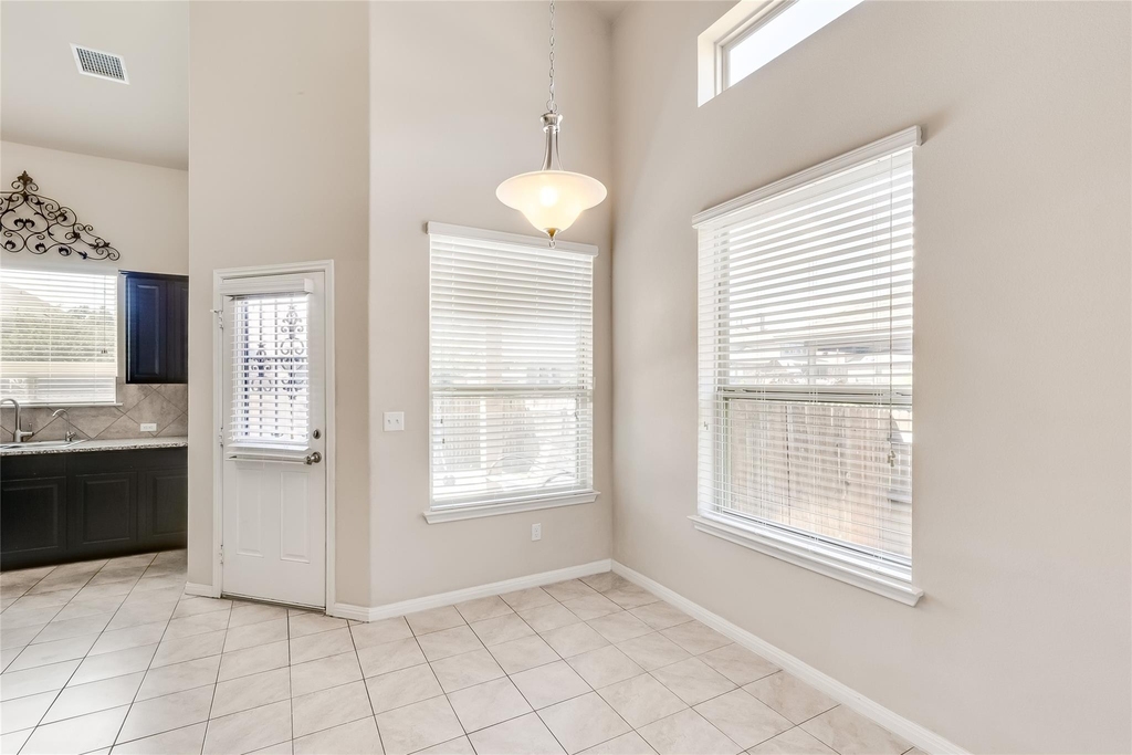 1549 Hamiltons Way - Photo 11