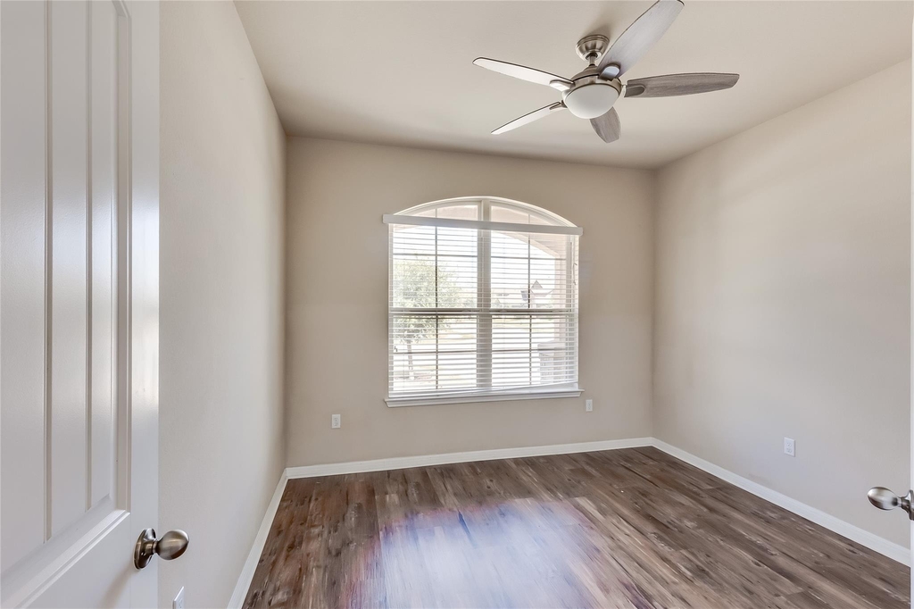1549 Hamiltons Way - Photo 19
