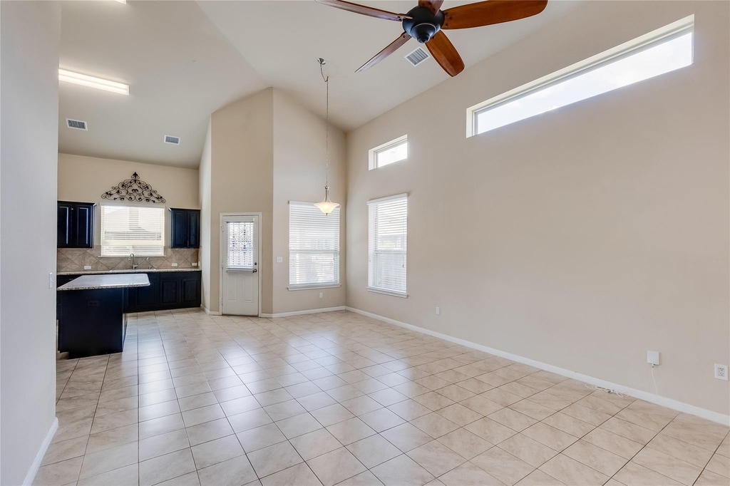 1549 Hamiltons Way - Photo 5
