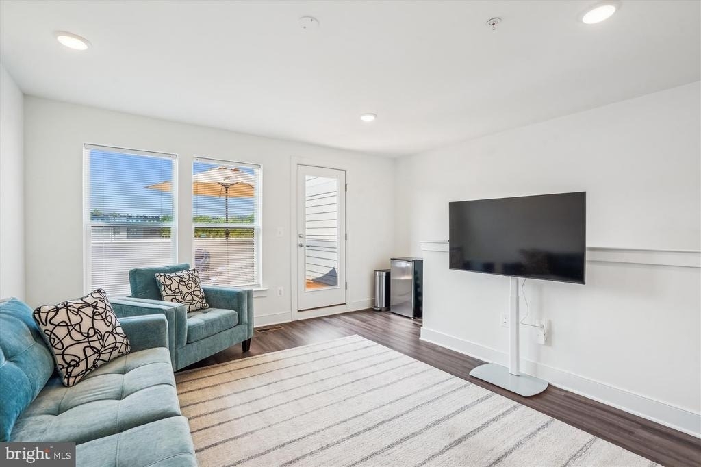 845 King Farm Boulevard - Photo 25