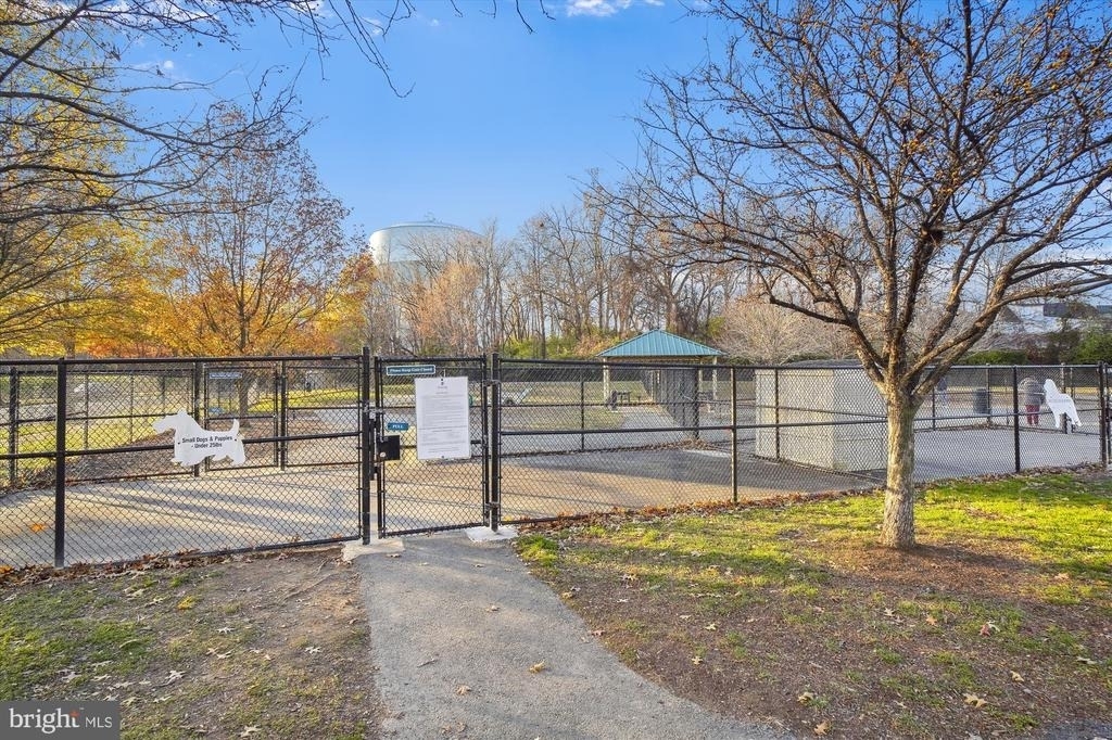 845 King Farm Boulevard - Photo 45