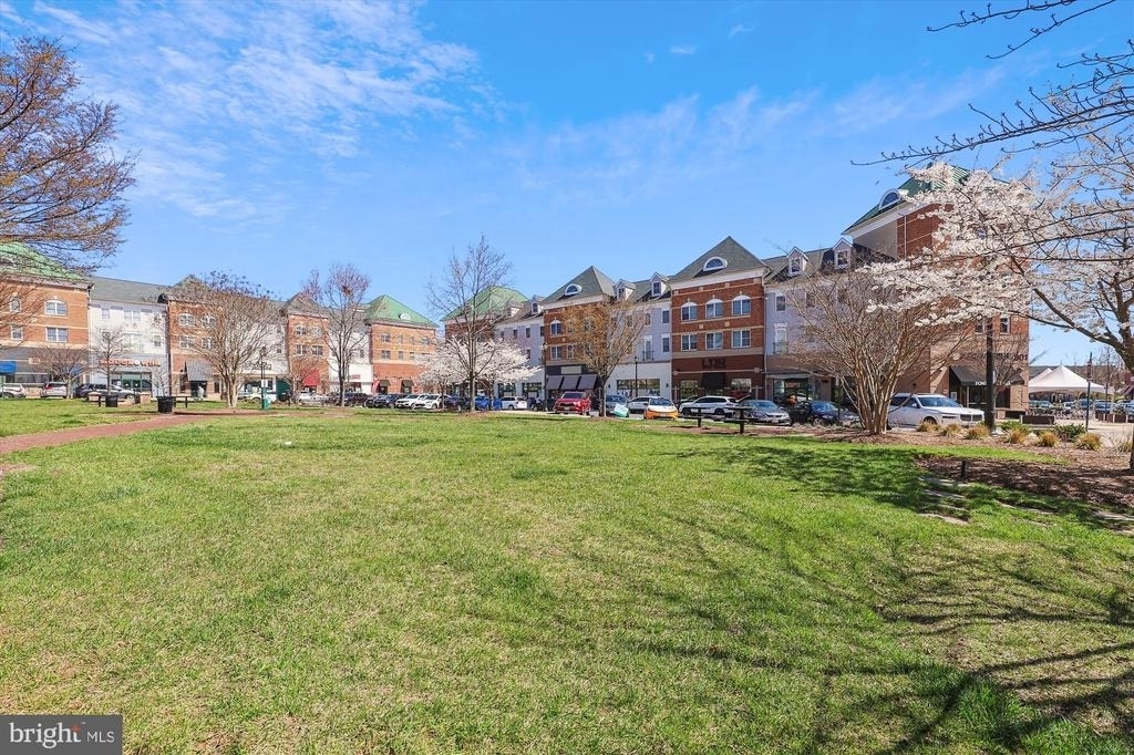845 King Farm Boulevard - Photo 64