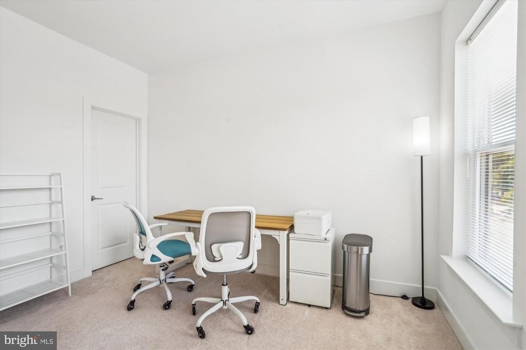 845 King Farm Boulevard - Photo 30