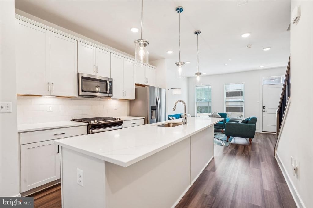 845 King Farm Boulevard - Photo 12