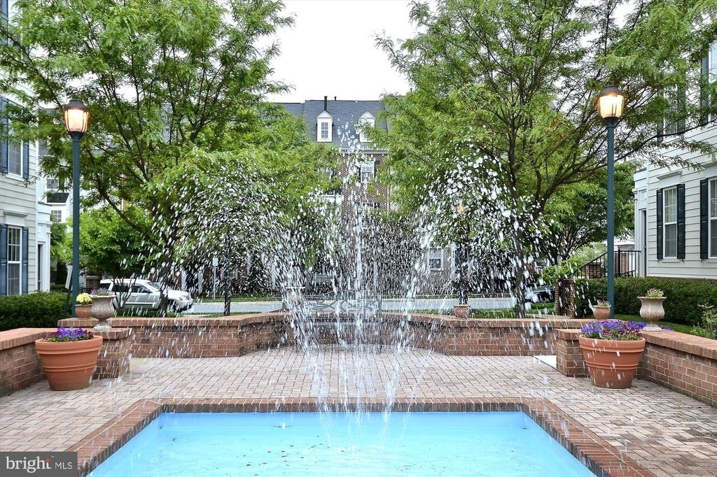 845 King Farm Boulevard - Photo 50