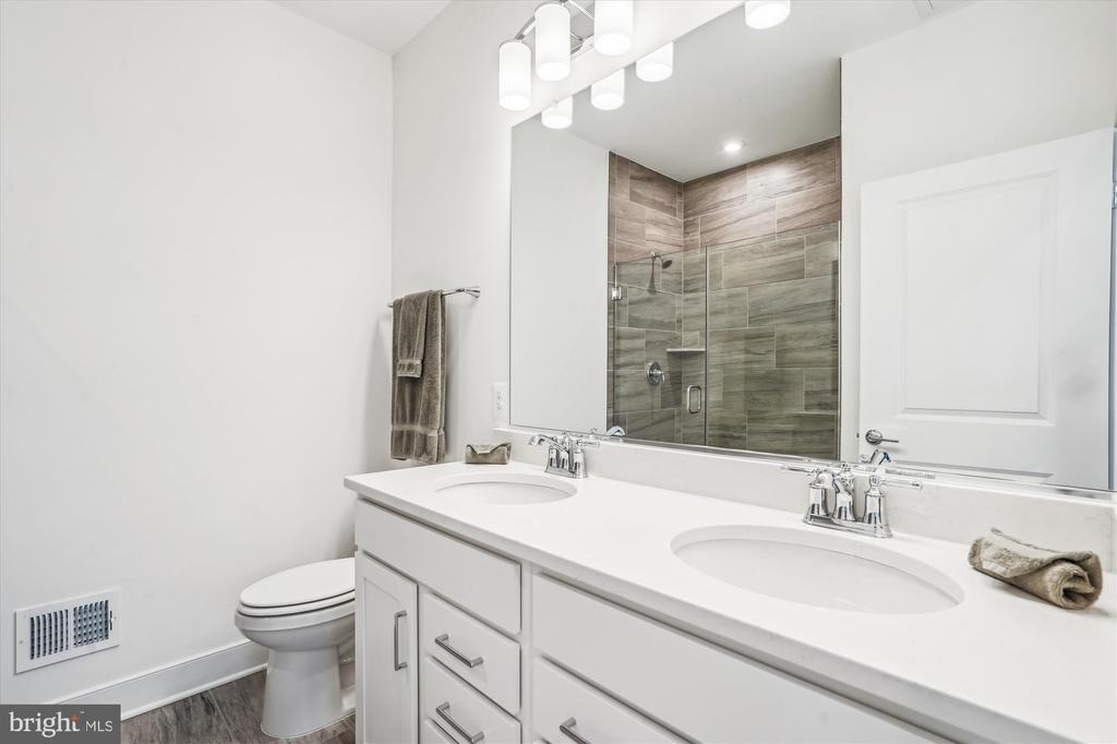 845 King Farm Boulevard - Photo 31