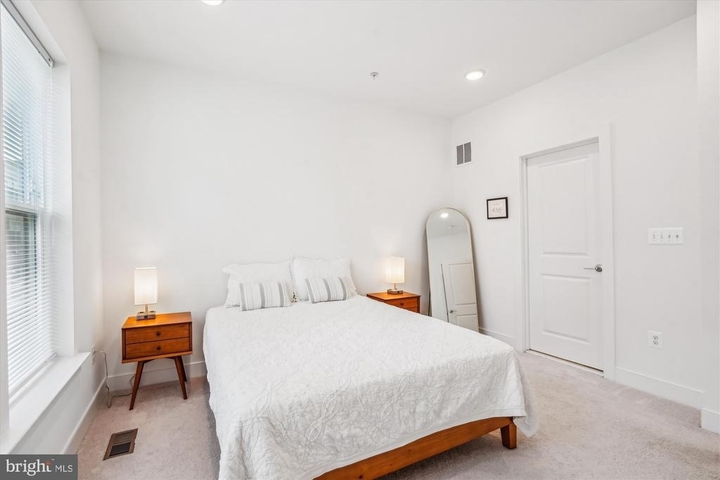 845 King Farm Boulevard - Photo 33