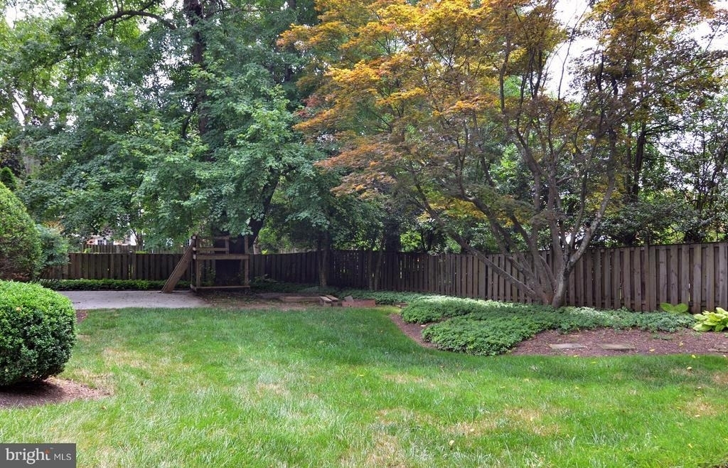 7208 Marbury Road - Photo 18