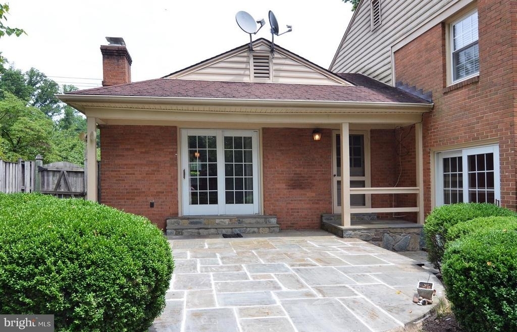 7208 Marbury Road - Photo 3