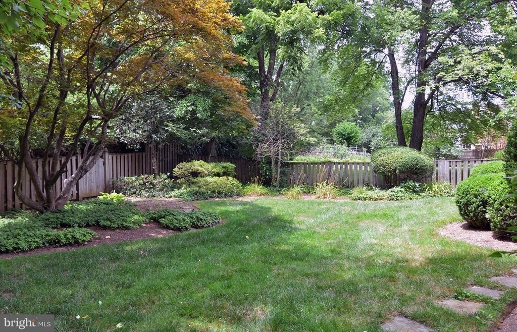7208 Marbury Road - Photo 19